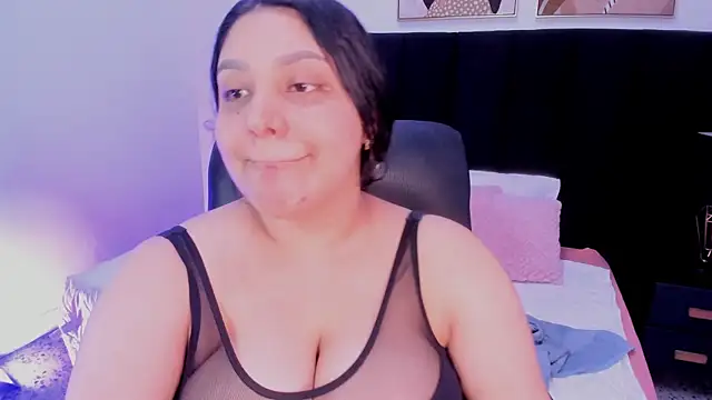 dullce77 Adlı Modelin Canlı XXX Sohbeti