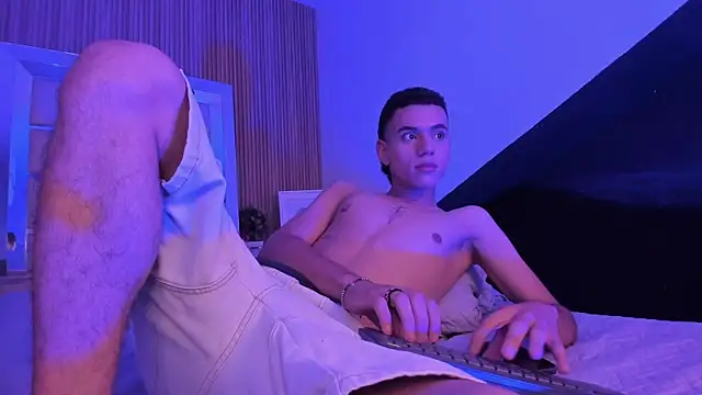 MathewAdamss Live XXX-Chat