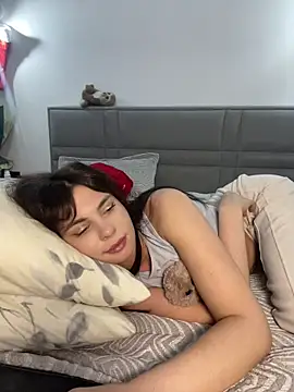 CurlyLara Chat XXX in diretta
