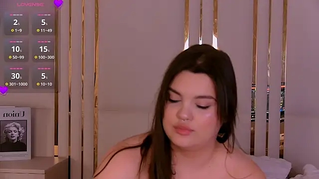 Chat +18 de EmilyHyde ao vivo