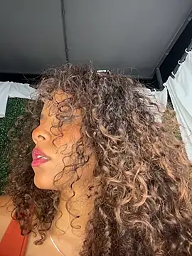 دردش ة CurlyOopsieXXX الجنسية المباشرة
