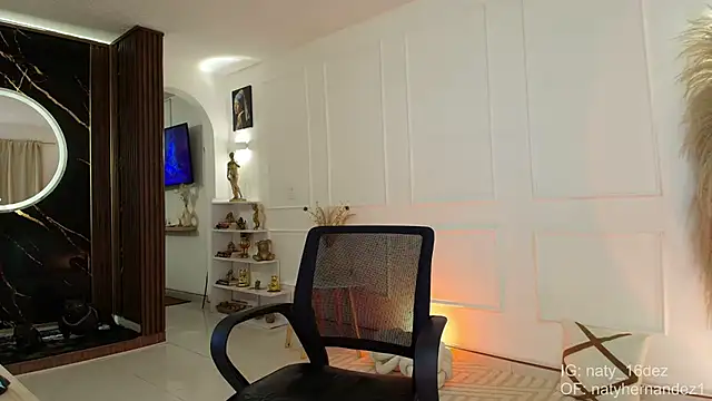 Chat +18 de NatyHernandez1 ao vivo