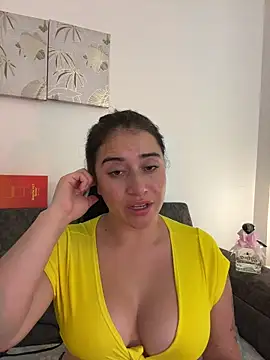 Chat +18 de KallyMyller1 ao vivo