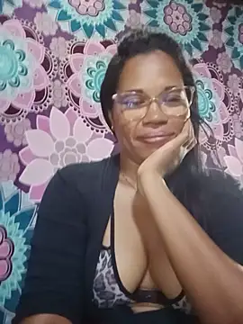 Chat +18 de Yandris_1212 ao vivo