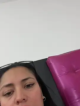 Chatroom XXX en direct de AlanaLars