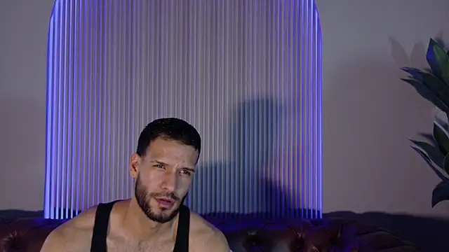 XXX chat uživo modela Jacob_Benelli