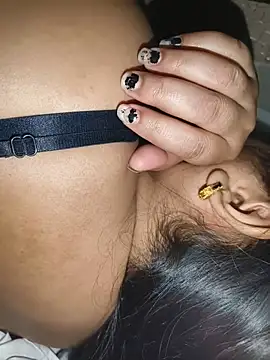 BuxomCutie live XXX chat