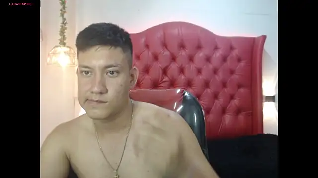 Chatroom XXX en direct de DominantBoy4