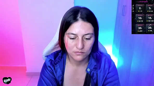 Saskyaa's Live XXX Chat