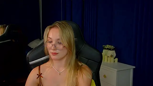 Živý XXX chat ElaraVoltage