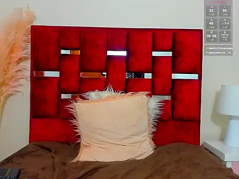 KayleeMei Chat XXX live
