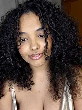 Chat +18 de Queenpandinha ao vivo