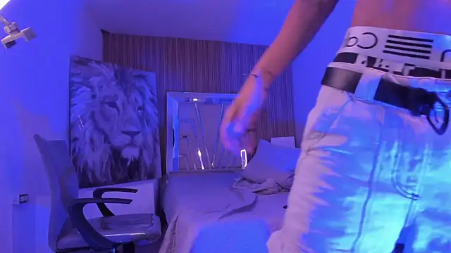 MathewAdamss – Naživo XXX chat