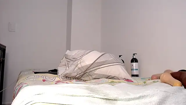 karolgirl-1 Adlı Modelin Canlı XXX Sohbeti