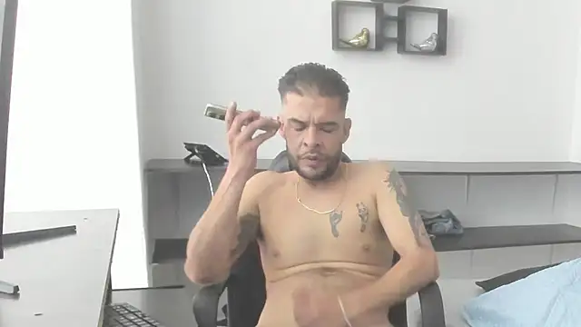 Mia_and_Erick's Live XXX Chat