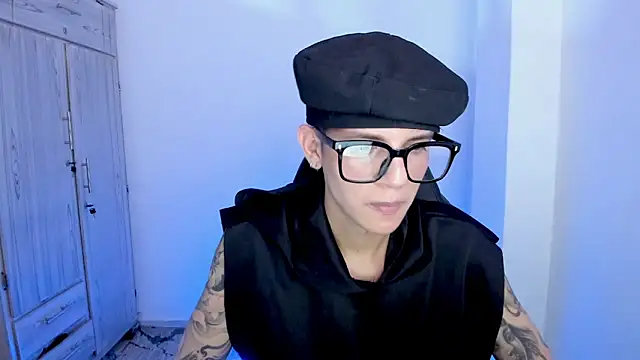 Chat +18 de tylerrnova ao vivo