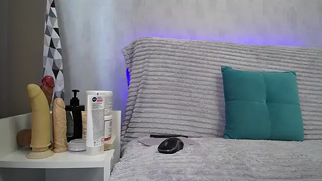 LindyVSAndy Live XXX-Chat
