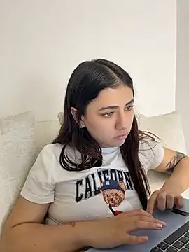 Chat +18 de EmilyCxx ao vivo