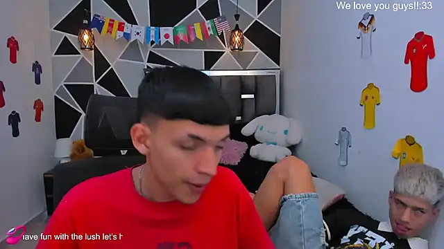Juan_Nd_Steven's Live XXX Chat