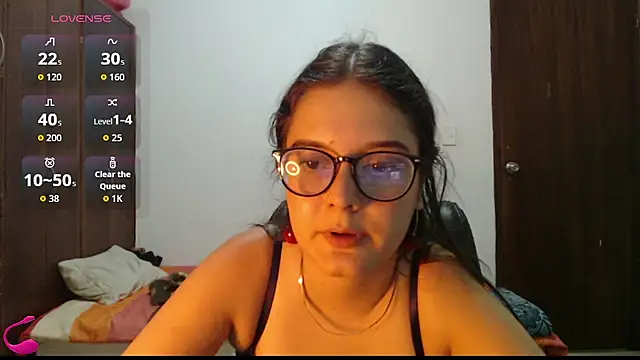 MadieeLorez Adlı Modelin Canlı XXX Sohbeti