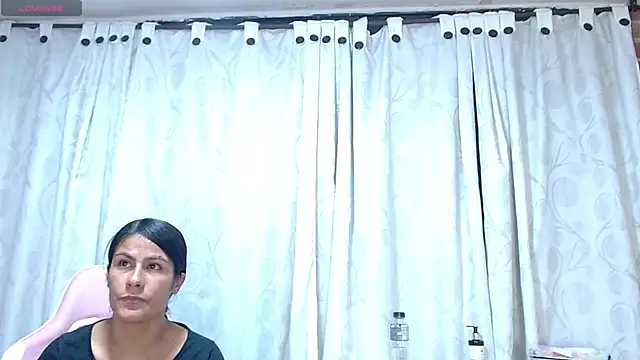 ailyngg's Live XXX Chat