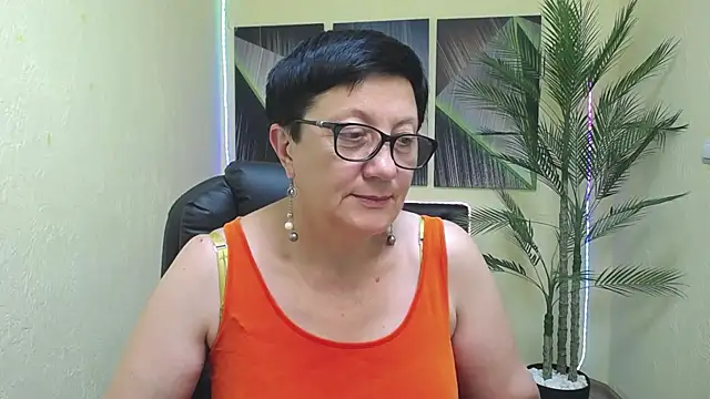 EmilyL0ve Chat XXX in diretta