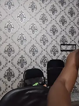 PrettyDickk1 – Naživo XXX chat