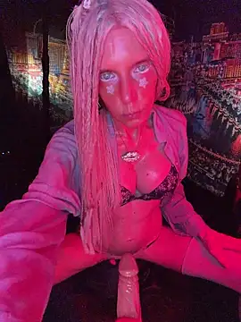 1NikiVegas Adlı Modelin Canlı XXX Sohbeti