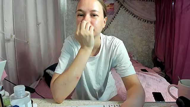 leila_bambi_ Adlı Modelin Canlı XXX Sohbeti