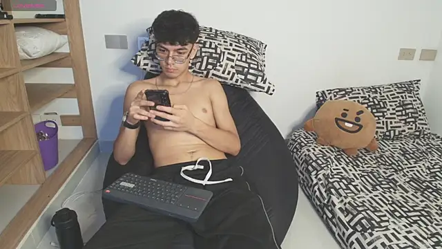 Chatroom XXX en direct de ace_xero_