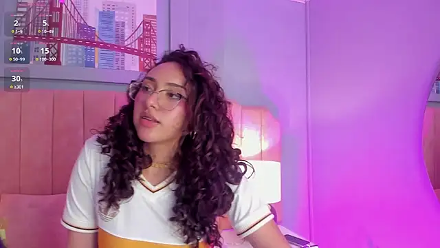 ninacrave_ élő XXX-chatje