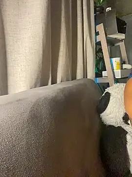 YellowHoneyDip's Live XXX Chat