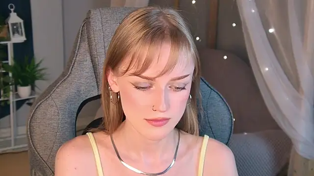 KiraMontoya Live XXX-chat
