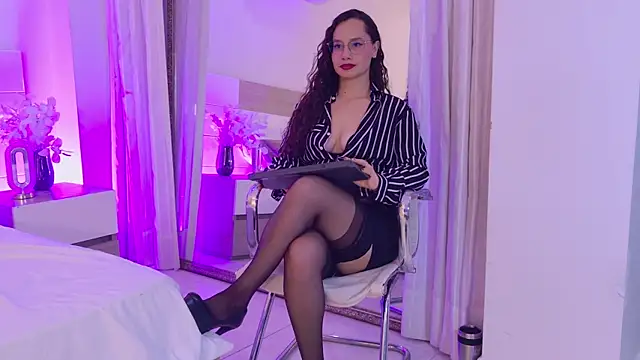دردشة EmmaRicco الجنسية المباشرة