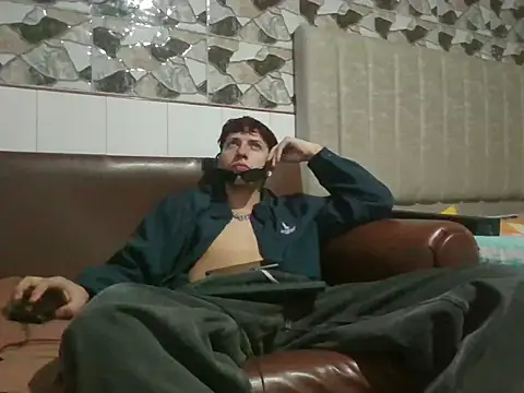 Chat XXX ao vivo de Noah_arker