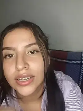 LinaColombianGirl Adlı Modelin Canlı XXX Sohbeti