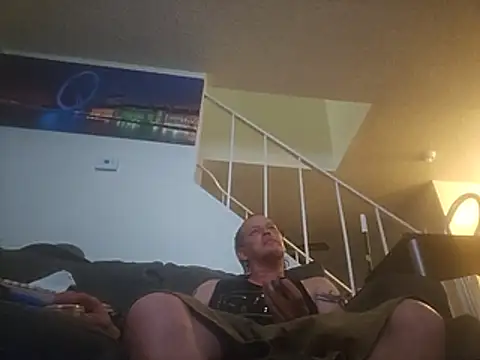yourMasterisBored's Live XXX Chat