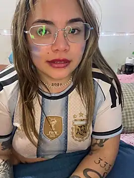 Lindalatina2001 Chat XXX in diretta