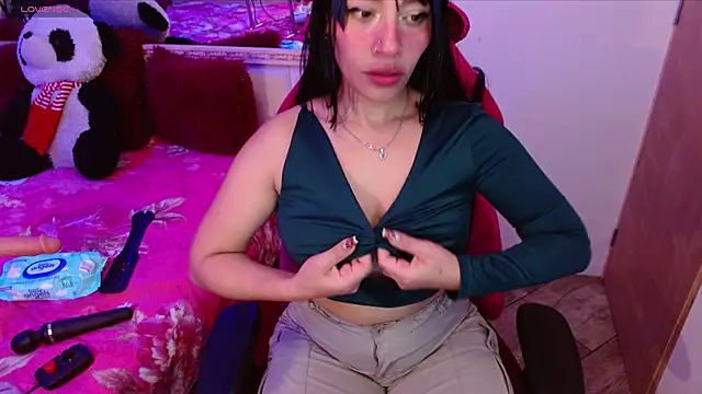 IVET_CUTE1's Live XXX Chat