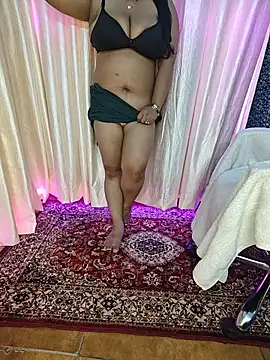 צ'אט XXX בשידור חי של Curvy_Pooja