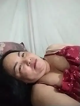 Naaya8109 即時 XXX 聊天