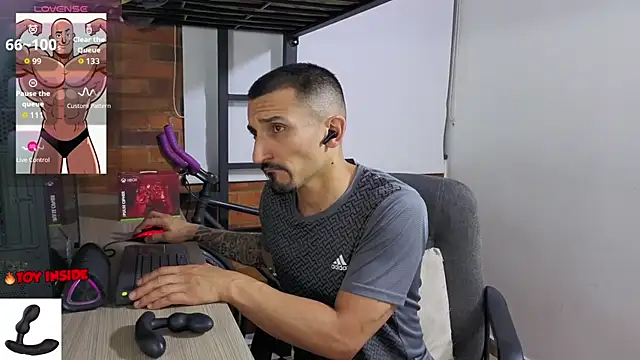 Marck_Muscle élő XXX-chatje