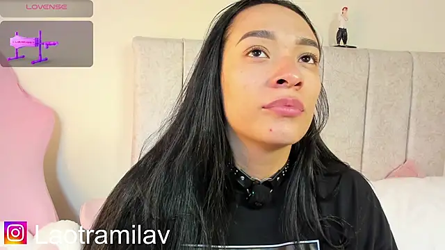 MilaVelour's Live XXX Chat