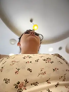 NikaMur 即時 XXX 聊天