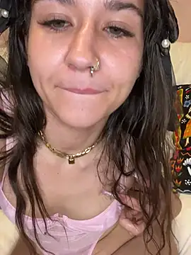 rubbyyy_rain élő XXX-chatje