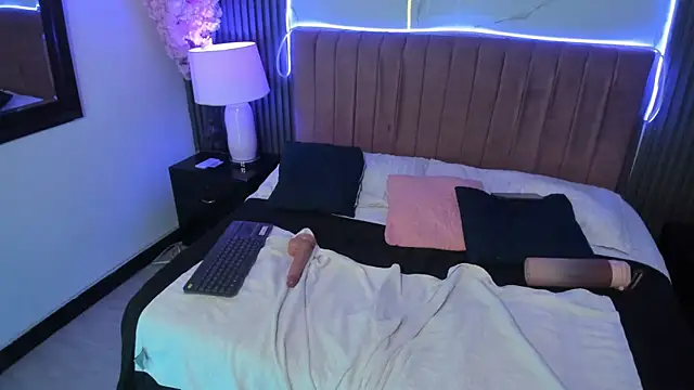 ScarletXoo's Live XXX Chat