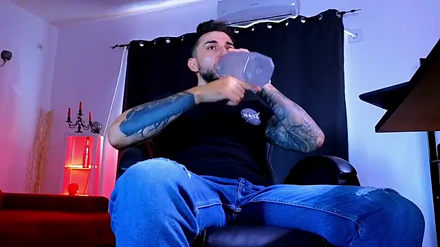 MightyAaron66n Live XXX chat