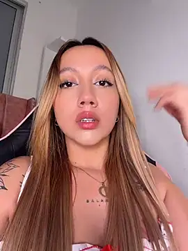 Chatroom XXX en direct de Rebe_