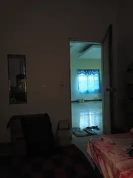 Živý XXX chat Strongshemail