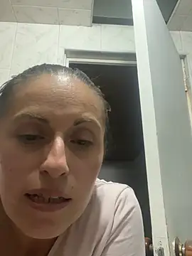 CatalinaSantana83's Live XXX Chat